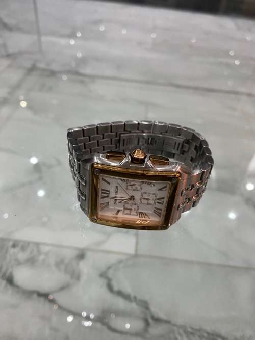 PIERRE CARDIN MENS WATCH NEEDS NEW BATTERY !!!