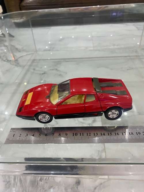 DIE CAST FERRARI 512 BURAGO SCALE 1:24!!!