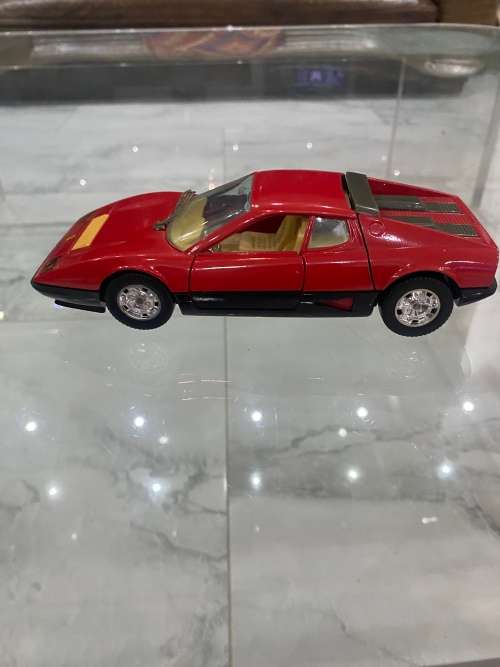 DIE CAST FERRARI 512 BURAGO SCALE 1:24!!!