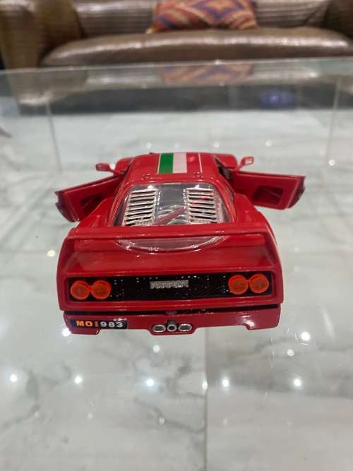 DIE CAST FERRARI F40 1987 SCALE 1:24!!!