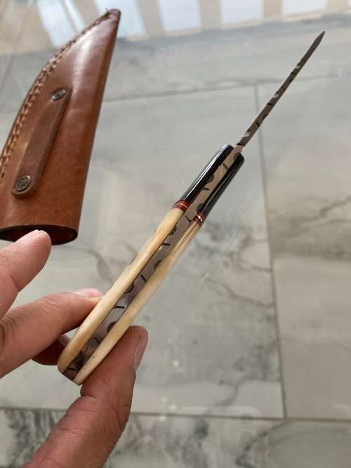 BEAUTIFUL KNIFE IN LEATHER POUCH 22CM TALL !!!