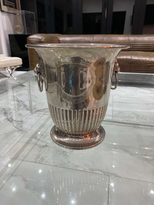 Silver plated champagne cooler 25cm tall !!!