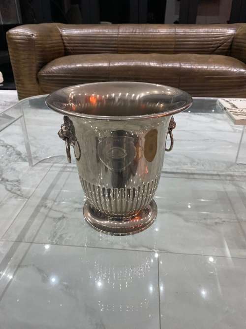 Silver plated champagne cooler 25cm tall !!!