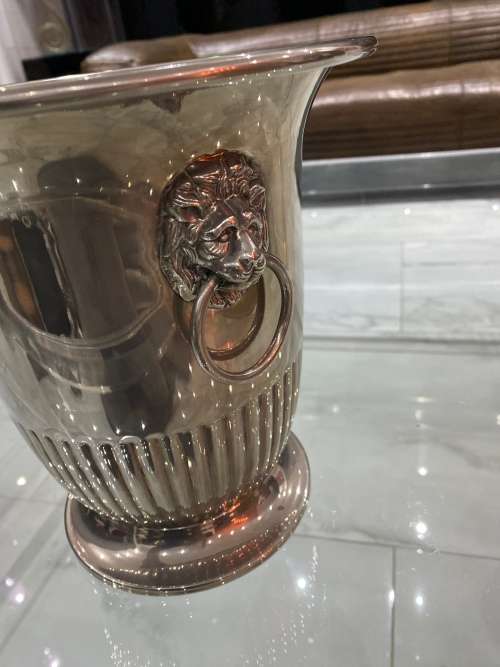 Silver plated champagne cooler 25cm tall !!!