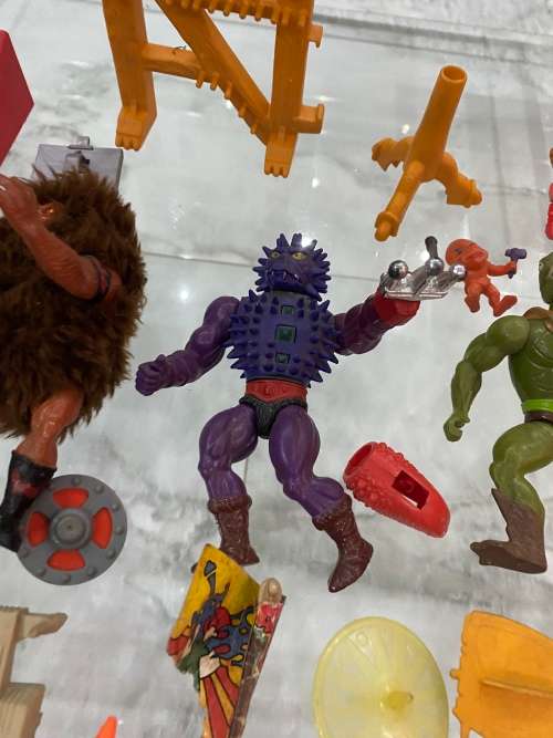 LARGE COLLECTION OF MASTER OF THE UNIVERSE ACTION FIGURES AND SPARES WITH WEAPONS BID FORL ALL!!