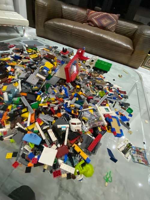 MASSIVE COLLECTION OF LEGOS IN BOX WITH MANUALS WEIGHT 9.65kg WITH CONTAINER BID FOR ALL !!!!