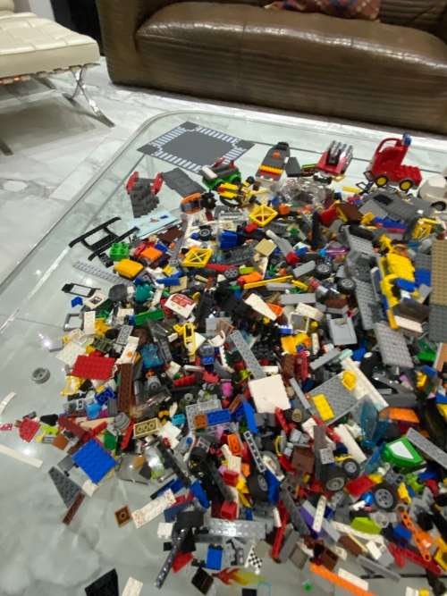 MASSIVE COLLECTION OF LEGOS IN BOX WITH MANUALS WEIGHT 9.65kg WITH CONTAINER BID FOR ALL !!!!
