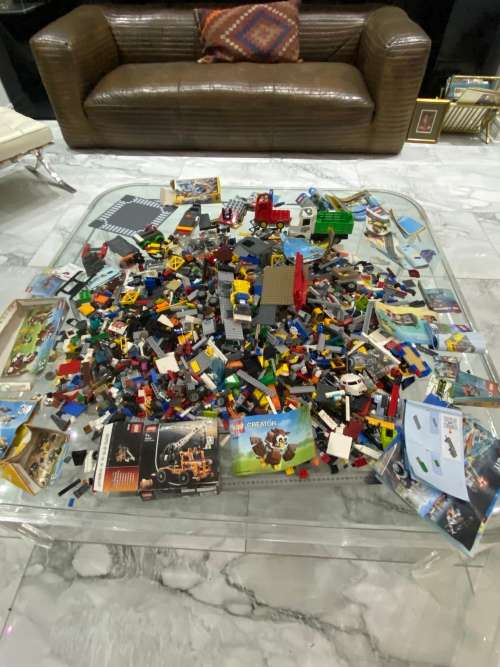 MASSIVE COLLECTION OF LEGOS IN BOX WITH MANUALS WEIGHT 9.65kg WITH CONTAINER BID FOR ALL !!!!