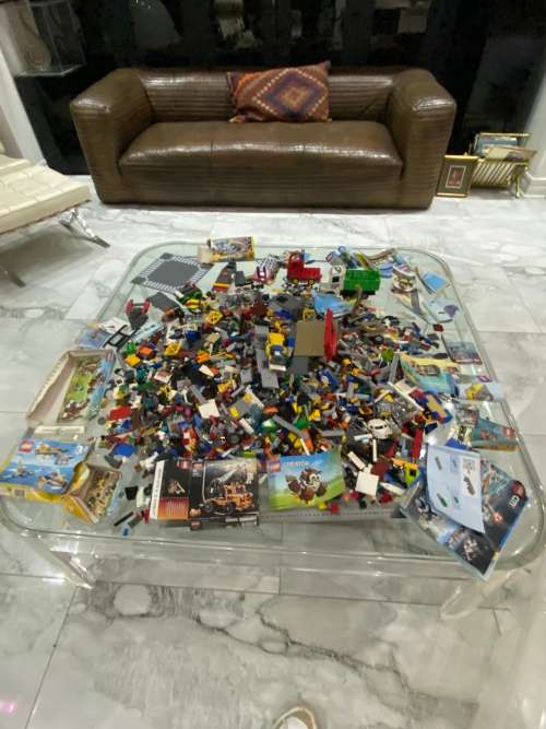 MASSIVE COLLECTION OF LEGOS IN BOX WITH MANUALS WEIGHT 9.65kg WITH CONTAINER BID FOR ALL !!!!