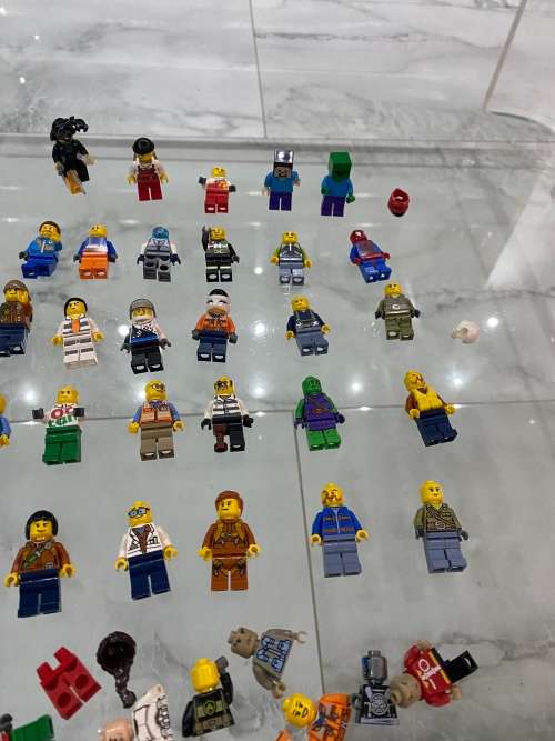 Collection of LEGO figures bid for all!!!