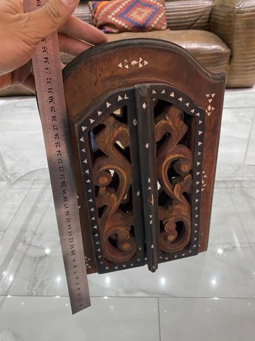 Beautiful wooden mirror 34cm tall !!!