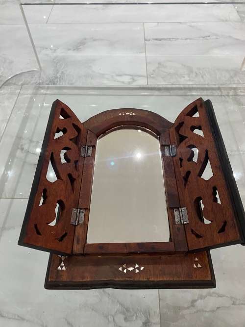 Beautiful wooden mirror 34cm tall !!!