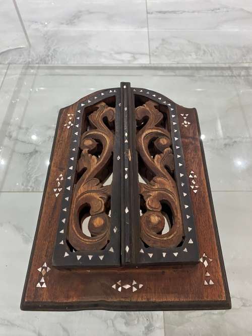 Beautiful wooden mirror 34cm tall !!!