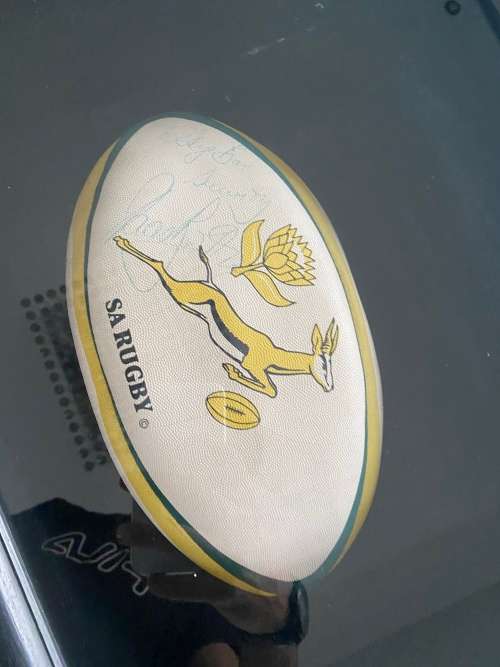 SIGNED SPRINGBOK BALL IN CASE !!!
