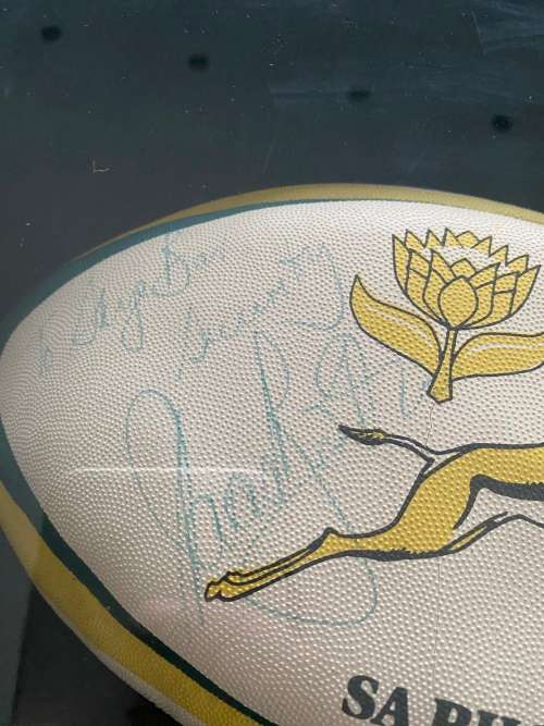 SIGNED SPRINGBOK BALL IN CASE !!!