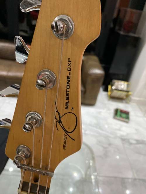 Working Peavey Milestones bxp electrical guitar made in the USA with bag and accessories !!!!