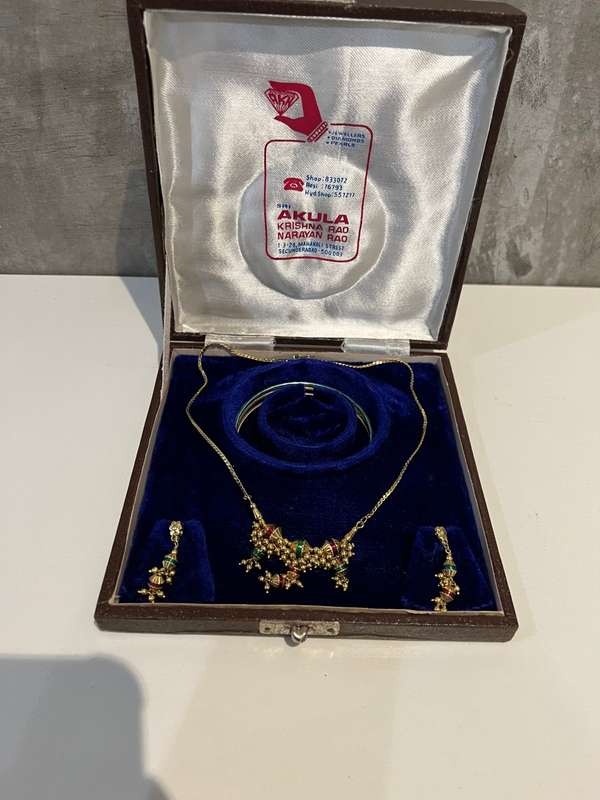 Necklaces set in case !!