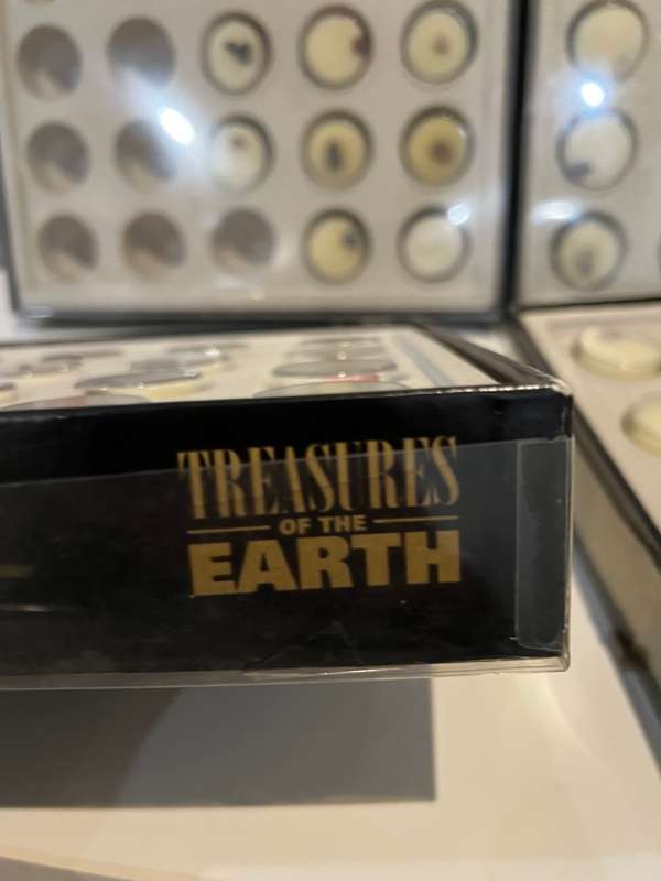 Collection of treasures of the earth bid for all !!!