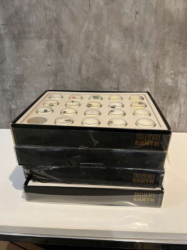 Collection of treasures of the earth bid for all !!!