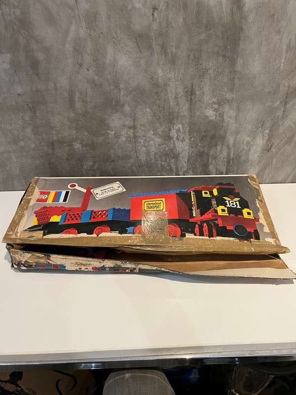 RARE VINTAGE LEGO 181 TRAIN SET IN BOX AS SEEN ON PICTURES!!!