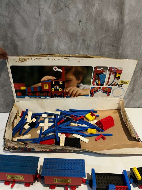 RARE VINTAGE LEGO 181 TRAIN SET IN BOX AS SEEN ON PICTURES!!!