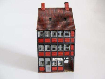 H0/00 Office Building, Chemist & Archway