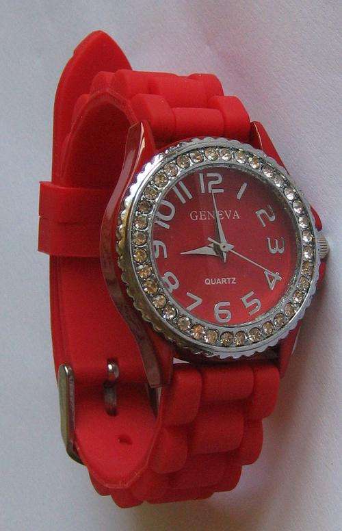 ***NEW!!! Beautiful Crystal, Rhinestone Watch in RED***
