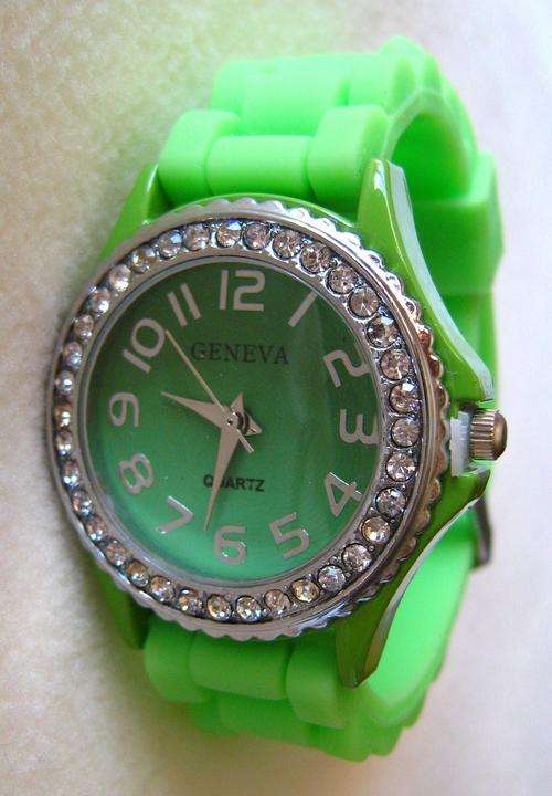 ***Beautiful Crystal, Rhinestone Watch in LIME GREEN***