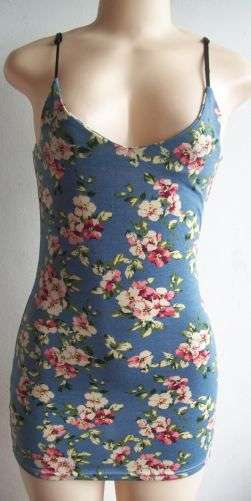 Strapy Floral Top . To fit sizes: 34 - 36