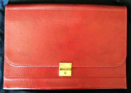 Beautiful Briefcase. Hand held. GENUINE LEATHER