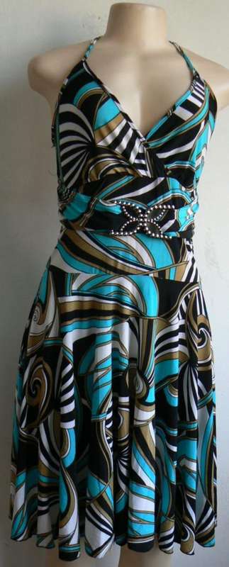 Lovely Floral Dress. Size 32 - 34