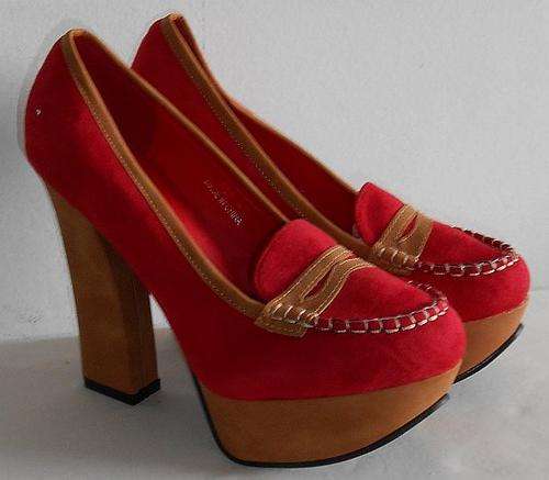 Lovely Platform Shoes. Size 5