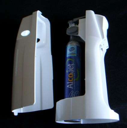 SODA STREAM WITH BOTTLE & GAS CYLINDER