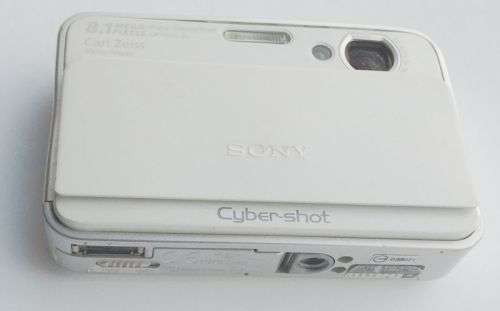 Sony Cybershot DSC-T2 8MP Digital Camera with 3x Optical Zoom