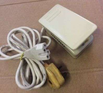 VINTAGE SEWING MACHINE FOOT PEDAL/CONTROLLER TYPE SBD-2007 50/150W