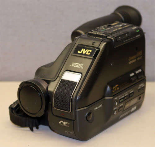 JVC GR-AX7 Camera-Reorder/Player Video-Movie Compact VHS With Accessories