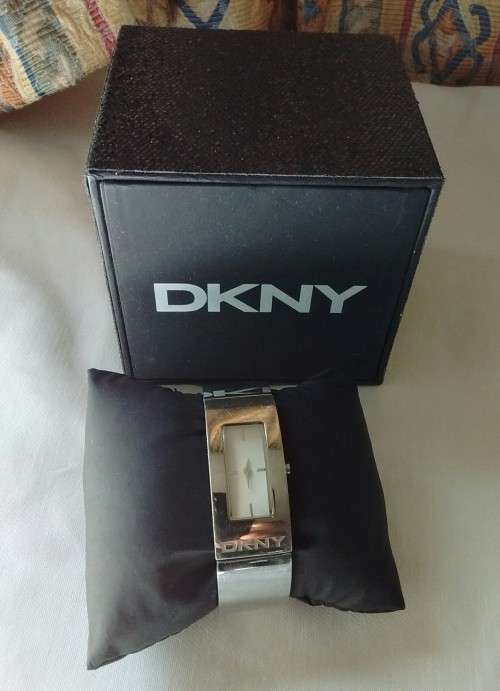 DKNY LADIES WATCH. Model MY-4623