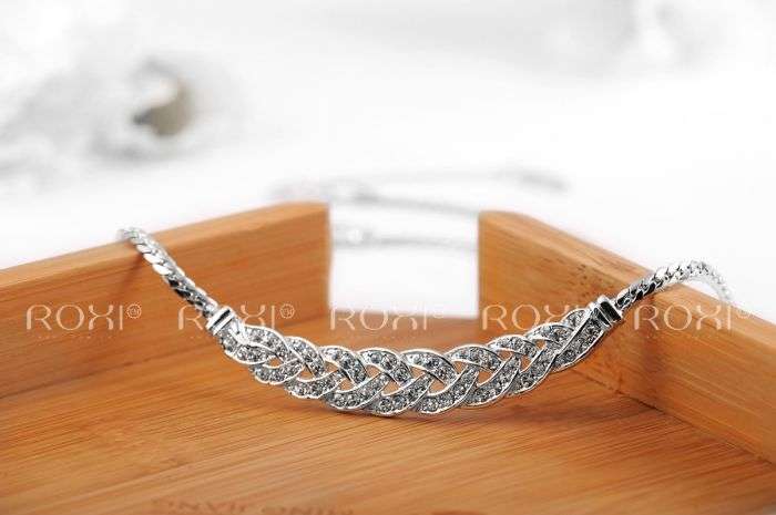 Beautiful Genuine Austrian Crystals Necklace bid 1 and get another free..!!!!