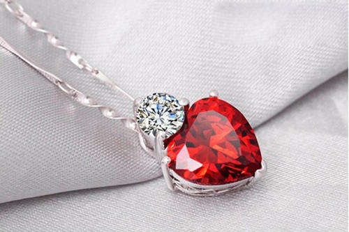 In time for VALENTINES day, Stunning red cubic zirconia stone heart shape stone pendant and chain