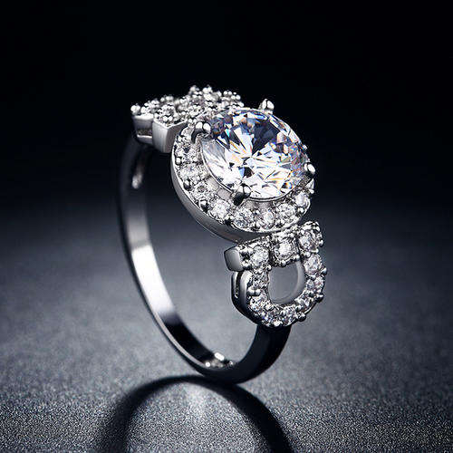 Sensational..!Halo Round 2 Carat Cr Diamond Designer Engagement Ring - size 9 .. truly stunning ring