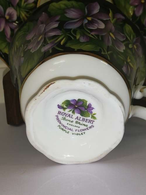 Royal Albert - Provincial Flowers - Purple Violet Duo