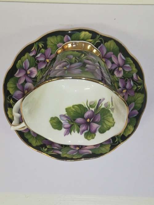 Royal Albert - Provincial Flowers - Purple Violet Duo