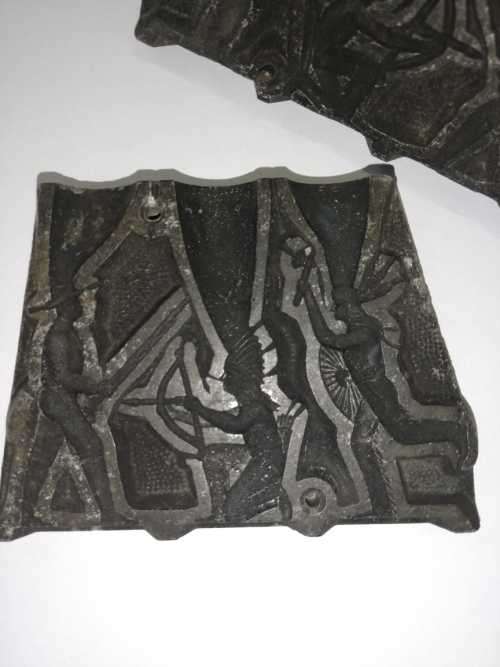 VINTAGE/ANTIQUE TOY Lead Mold. Cowboys and Indians