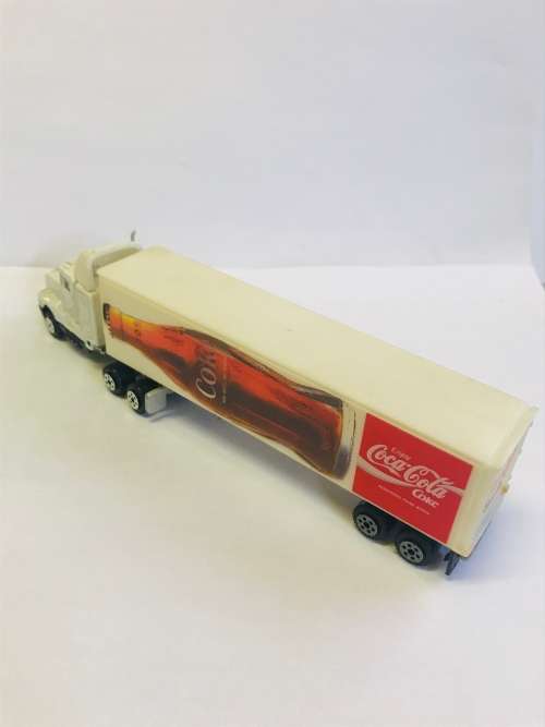 Vintage 1987 Road Champs Kenworth T600A Coca Cola Truck