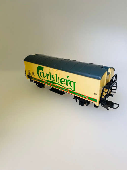 Lima 3109 HO Refrigerated Carlsberg Wagon Boxed
