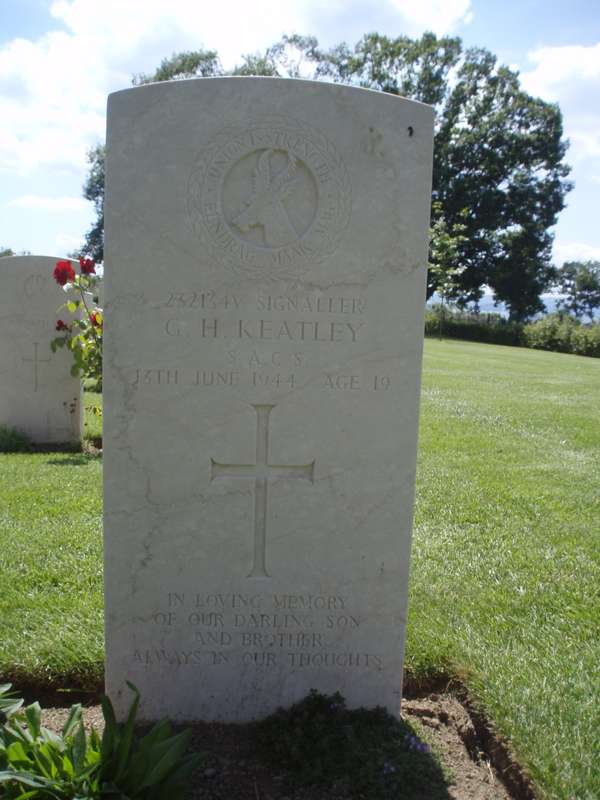 South African WW2 Killed in Action Memorial plaque for `SIG GH KEATLEY SACS 232134V`