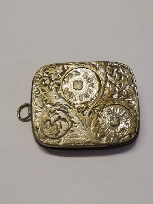 Antique Sovereign Multiple Coin Holder