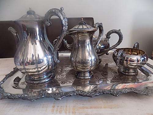Impressive Solid 6 Piece Marlboro Canada Tea/Coffee Set