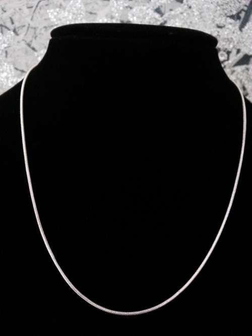 MUST HAVE - Exquisite Fine Silver Plated Necklace (*Style 7*), amazing quality, fully imported