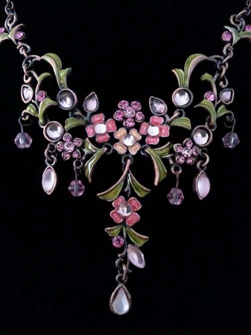 Vintage look necklace and earring set